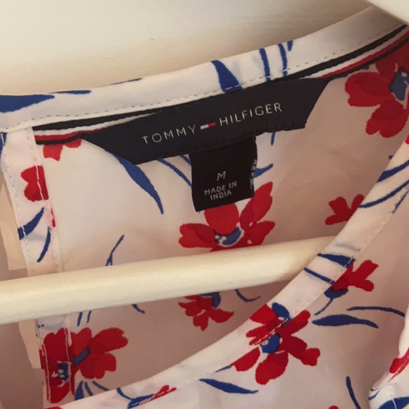 🌸 Tommy Hilfiger blouse - Picture 2 of 5